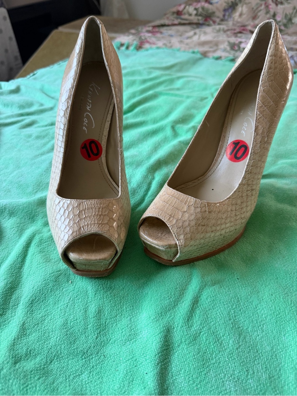 Kenneth Cole heels
